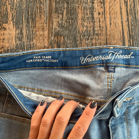 NWOTUniversal Threads Cutoff Jean Shorts - Picture 2 of 3